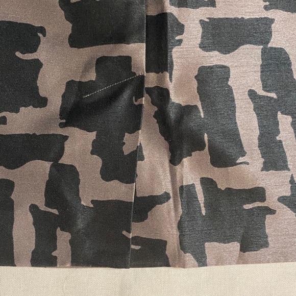 Banana Republic Pleated Pencil Skirt Size 0P - Picture 7 of 9